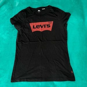 Levi’s Batwing Short Sleeve Black & Red Medium